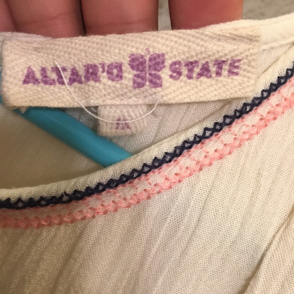 Altar’d state top size M - Picture 2 of 3